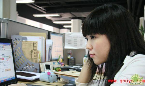 85后美女自主创业 月入5万秀车秀款 美女店主 淘宝 女性创业 成功故事